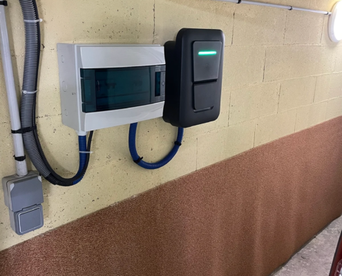 installation borne recharge électrique a Fleury-les-Aubrais