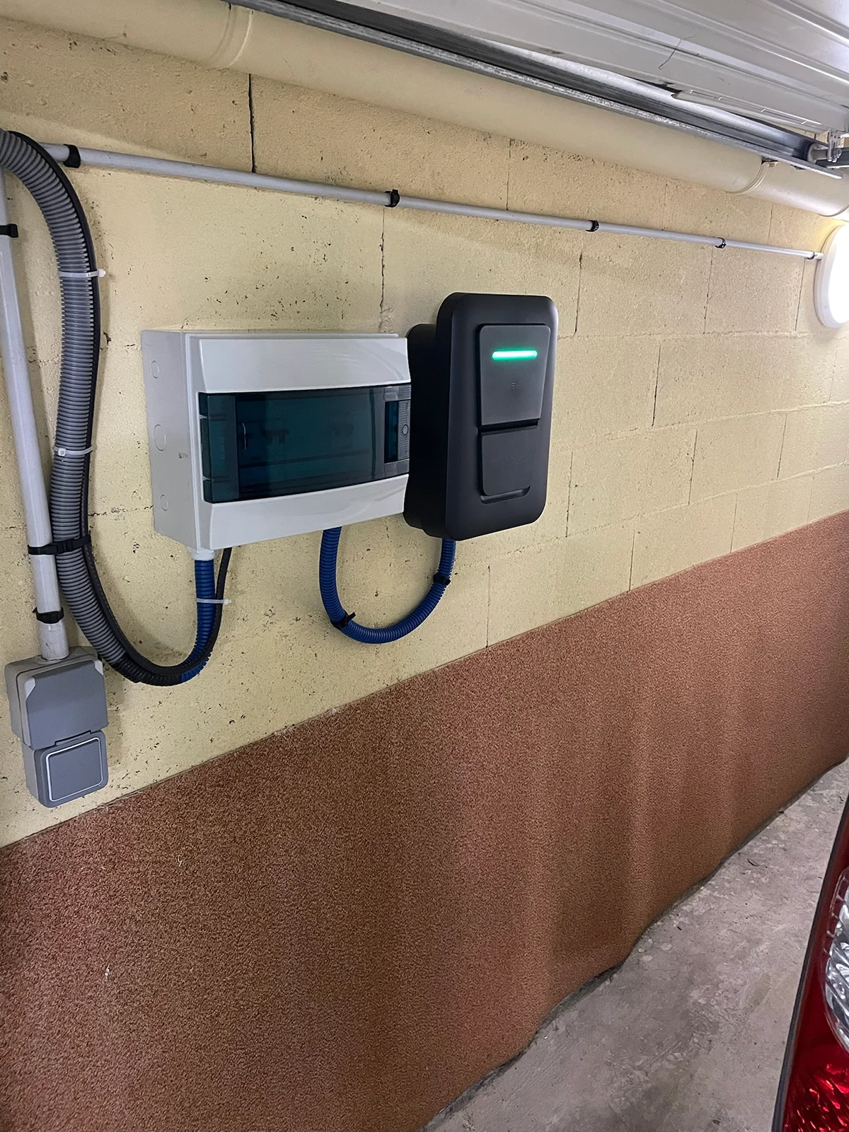 installation borne recharge électrique a Fleury-les-Aubrais